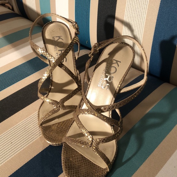 NWT Michael Kors Heels never worn comes with box